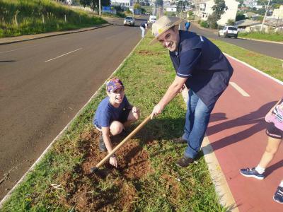 Rotary Clube realizou o Plantio de Ã¡rvores em Laranjeiras do Sul